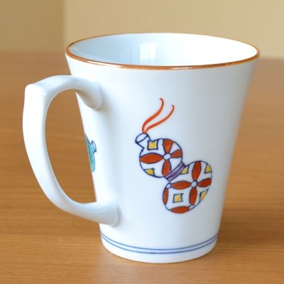 画像4: 百寿 お祝い 100歳 プレゼント マグカップ 無病息災を願った縁起物ギフト 有田焼 鍋島六瓢 青 百寿熨斗・メッセージカード付き 木箱入り