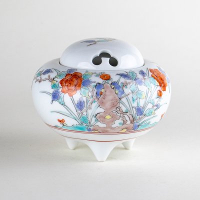 本日限定★【新品】有田焼　香炉　弥左エ門作『平安雅　なつめ香炉』　台・木箱付き 70726f647563742f3131363030312e