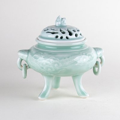 画像4: 青磁龍彫 三つ足香炉(木箱入)