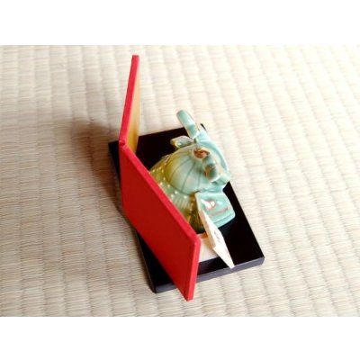 画像2: 風馬 かぶと置物（屏風/木台 付） ※ミニサイズの置物です