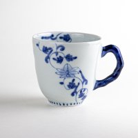 【名入れ・名前入り】花帯唐草（青） マグカップ