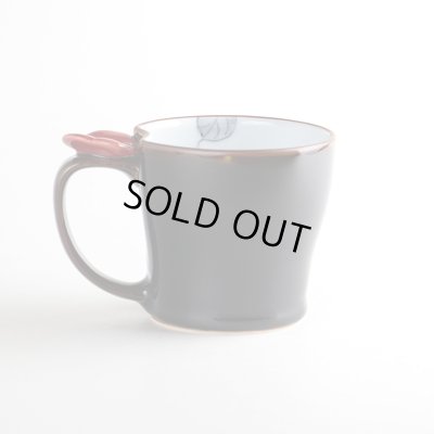 画像2: 【名入れ・名前入り】花絵蒔（赤） マグカップ