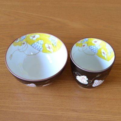 画像4: 喜寿 プレゼント 無病息災を願った縁起物ギフト 有田焼 湯呑み 茶碗 飯碗 セット 六瓢色彩 赤 メッセージカード付き・喜寿のし付き 木箱入り