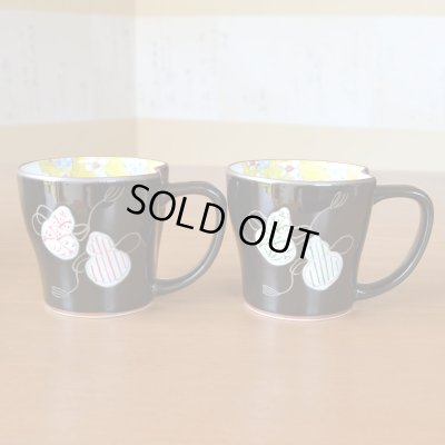 画像3: 米寿祝い 無病息災を願った縁起物ギフト 有田焼 マグカップ ペア 六瓢色彩 メッセージカード付き・米寿のし付き 木箱入り