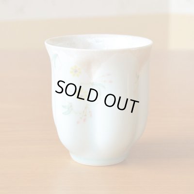 画像3: 卒寿祝い 男性 プレゼント 桜の花びら形になる 湯呑み 有田焼 華の舞 薄緑 メッセージカード付き 卒寿のし付き 長寿の木箱入り