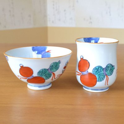 画像3: 卒寿祝い 無病息災を願った縁起物ギフト 有田焼 湯呑み 茶碗 飯碗 セット 鍋島六瓢 赤 メッセージカード付き・卒寿のし付き 木箱入り