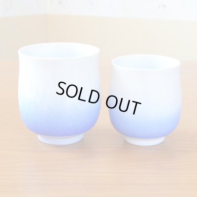 画像3: 退職祝い プレゼント 夫婦湯呑み ペアー 感謝を込めた木箱入りギフト 有田焼 藍染水滴 夫婦ゆのみ