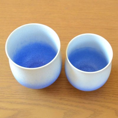 画像4: 名入れ 還暦のお祝い 無病息災を願った縁起物ギフト 有田焼 湯呑み 茶碗 飯碗 セット 花六瓢 赤 メッセージカード付き・還暦のし付き 木箱入り