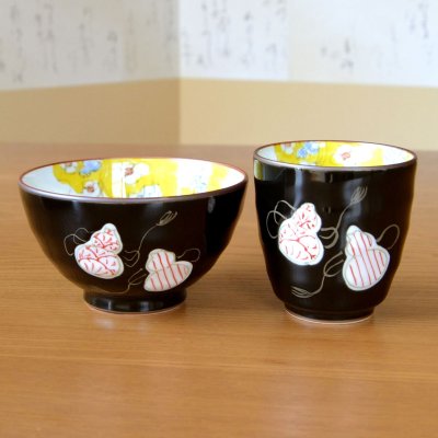 画像3: 名入れ 還暦祝い 無病息災を願った縁起物ギフト 有田焼 湯呑み 茶碗 飯碗 セット 六瓢色彩 赤 メッセージカード付き・還暦のし付き 木箱入り