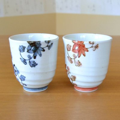 画像4: 日本のお土産 おみやげ 海外へのおみやげ 伝統工芸品 有田焼 招き猫 あぐら猫 置物 飾り オブジェ 陶器 日本製