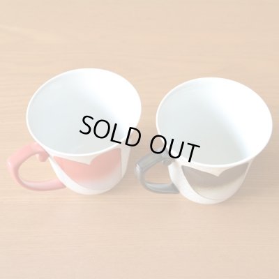 画像4: 結婚祝い プレゼント 有田焼 マグカップ ペアー ハート 赤・黒 のし・メッセージカード付き