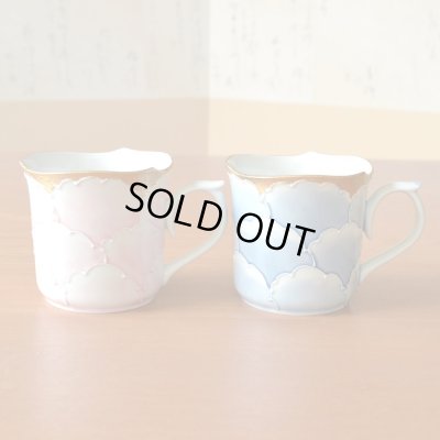 画像2: 結婚祝い プレゼント 有田焼 マグカップ ペアー 外濃牡丹 青 ピンク のし・メッセージカード付き