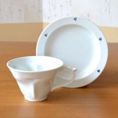 画像3: 結婚祝い プレゼント 有田焼 ハートの形が浮かび上がる コーヒー カップ&ソーサー ペアー ハートinクローバー 青 赤 のし・メッセージカード付き