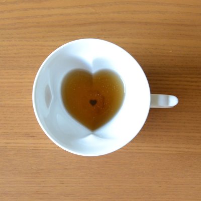 画像8: 結婚祝い プレゼント 有田焼 ハートの形が浮かび上がる コーヒー カップ&ソーサー ペアー ハートinクローバー 青 赤 のし・メッセージカード付き